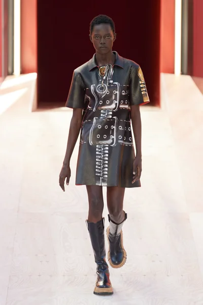 Look 9